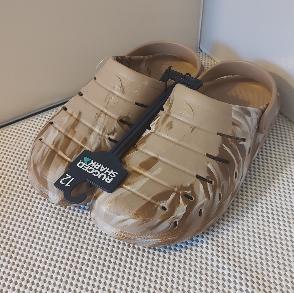 Rugged Shark Men's Size 12 Eva Clogs Tan/Brown Sandals NWT